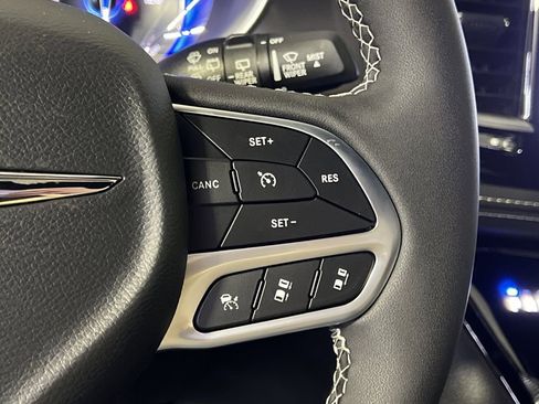 New 2026 Chrysler Pacifica Select image 16