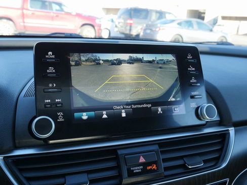 Used 2020 Honda Accord Touring image 26
