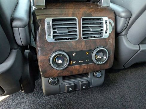 Used 2020 Land Rover Range Rover HSE image 14