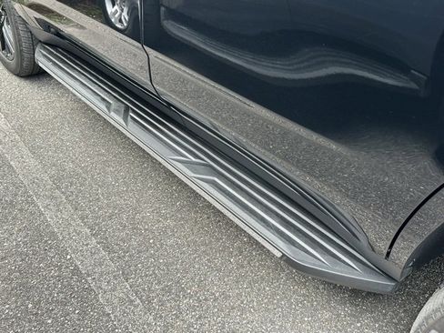 Used 2024 Chevrolet Tahoe Premier w/ Advanced Technology Package image 28