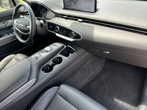 Used 2025 Genesis GV70 2.5T w/ Advanced Package AWD/4WD image 10