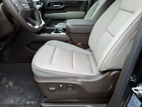 New 2026 GMC Yukon XL Elevation image 14