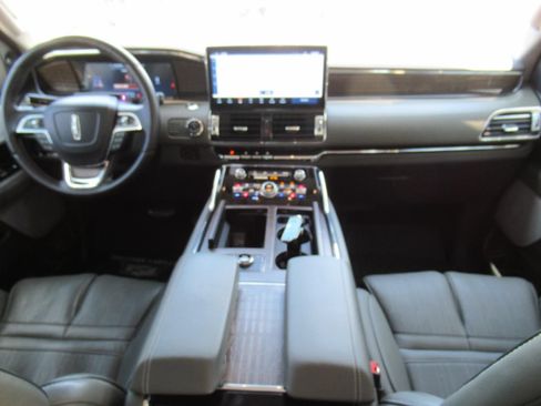 Used 2023 Lincoln Navigator L Black Label AWD/4WD image 13