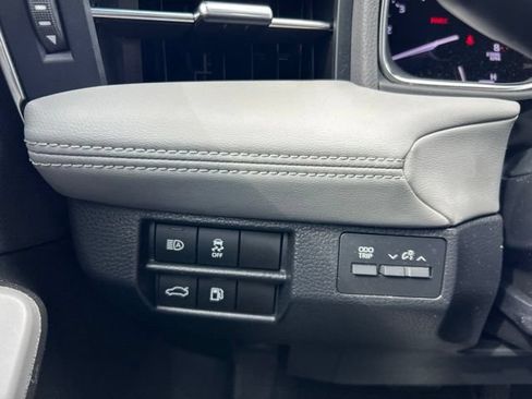 Used 2022 Toyota Avalon XLE FWD image 19