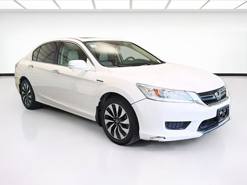 Used 2015 Honda Accord Touring image 3