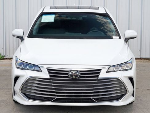 Used 2019 Toyota Avalon XLE w/ Moonroof Package image 43