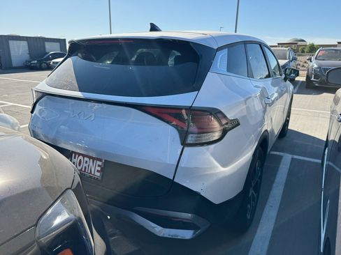 Certified 2023 Kia Sportage EX FWD image 4