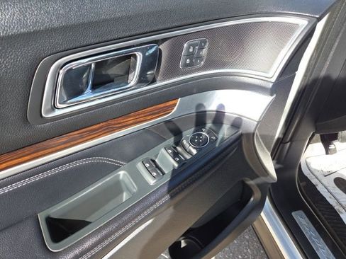Used 2017 Ford Explorer Limited image 20