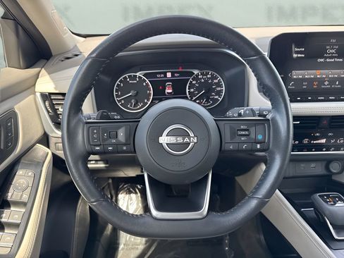 Used 2023 Nissan Rogue SL w/ SL Premium Package image 15