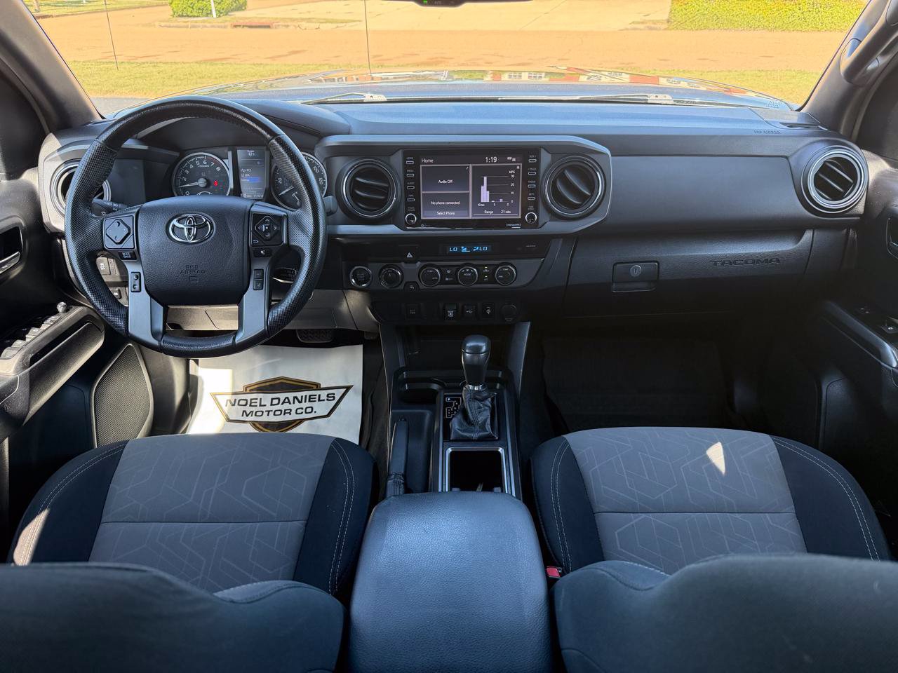 Used 2021 Toyota Tacoma TRD Off-Road AWD/4WD image 20