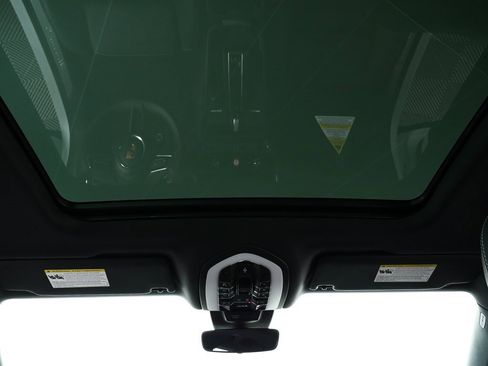 New 2026 Porsche Macan S image 23