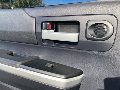 Used 2015 Toyota Tundra SR5 image 10