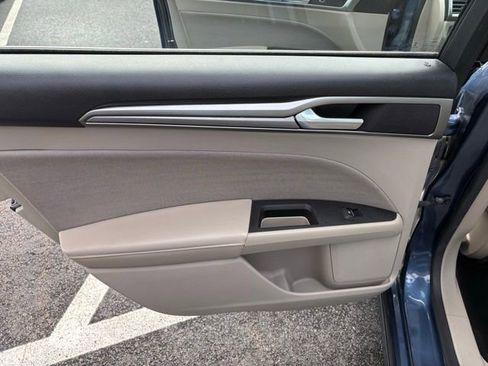 Used 2019 Ford Fusion SE image 31