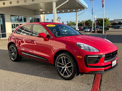 Used 2023 Porsche Macan AWD/4WD image 3
