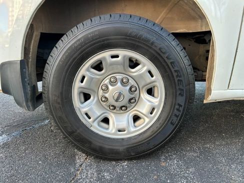 Used 2013 Nissan NV 3500 SV w/ Technology Pkg image 31