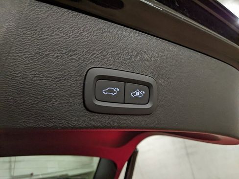 New 2025 Volvo XC40 B5 Core w/ Protection Package Premier image 29