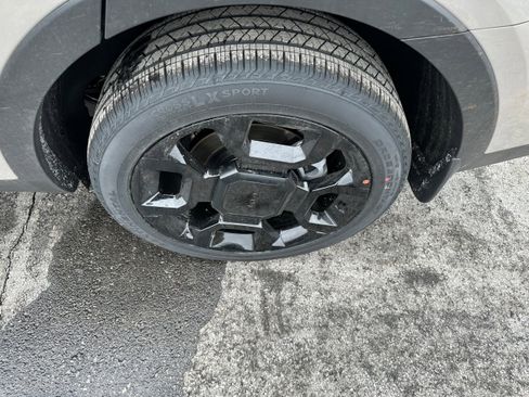 New 2026 Kia Sorento SX image 9