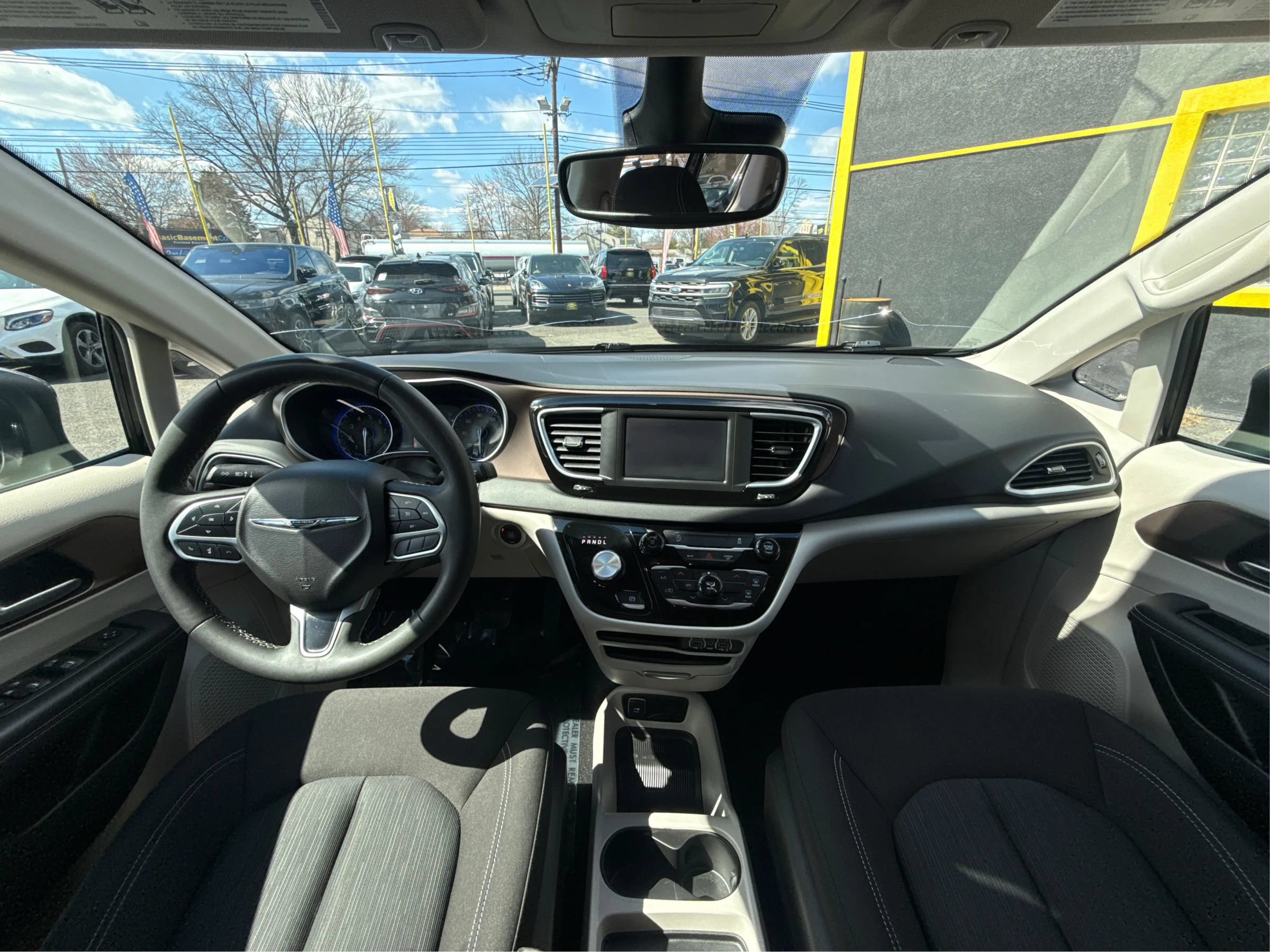 Used 2024 Chrysler Voyager LX FWD image 29