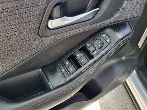 Used 2023 Nissan Rogue SV image 14