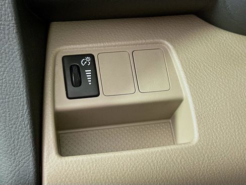 Used 2008 Toyota RAV4 Limited AWD/4WD image 10
