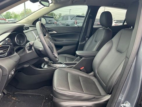 Used 2022 Buick Encore GX Essence FWD image 8