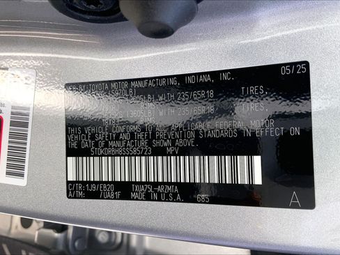 Used 2025 Toyota Highlander XLE AWD/4WD image 38