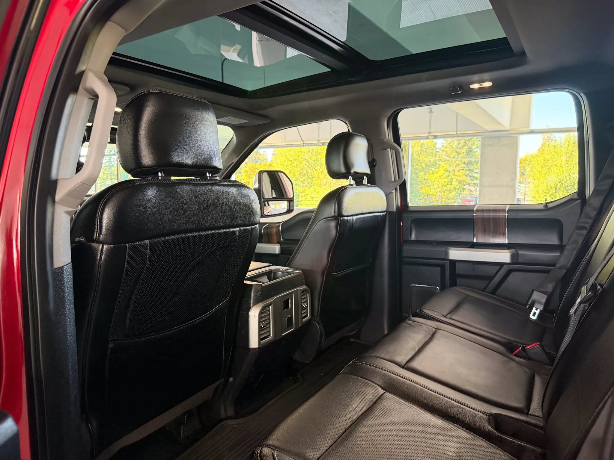 Used 2015 Ford F150 Lariat AWD/4WD image 22
