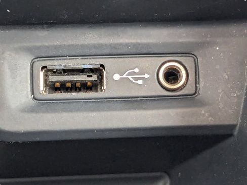 Used 2016 Volkswagen Tiguan SE image 20