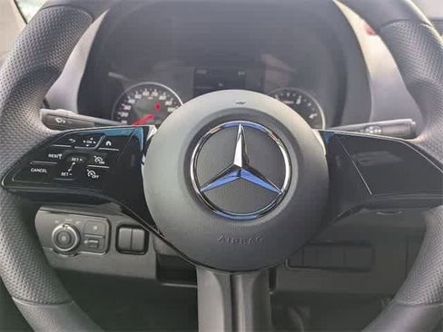 Used 2025 Mercedes-Benz Sprinter 2500 image 15