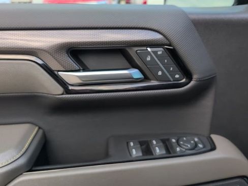 Used 2023 Chevrolet Silverado 1500 ZR2 image 15