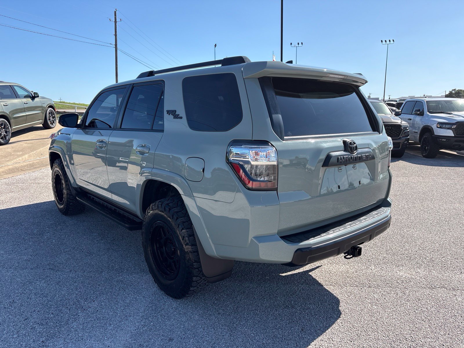 Used 2022 Toyota 4Runner TRD Off-Road Premium w/ Moonroof Package AWD/4WD image 4