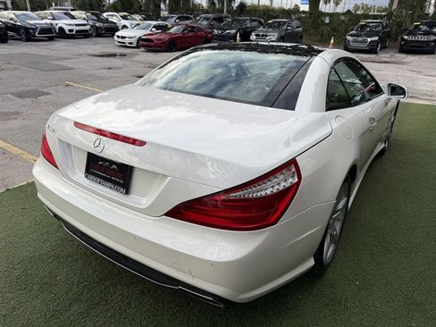 Used 2015 Mercedes-Benz SL 550 w/ Driver Assistance Package image 12
