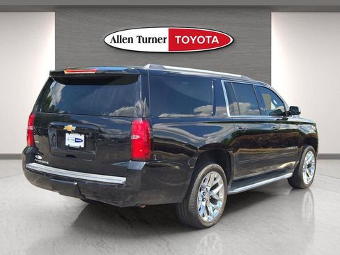 Used 2016 Chevrolet Suburban LTZ RWD image 6
