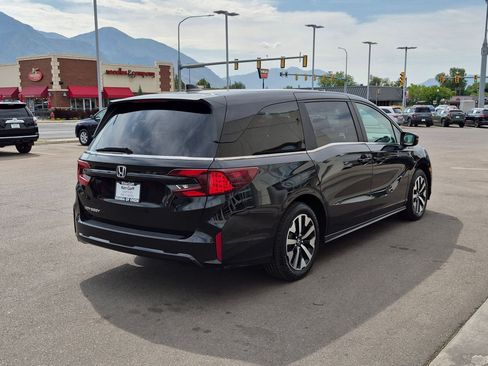 Used 2025 Honda Odyssey EX-L image 3