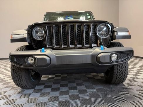 Used 2022 Jeep Wrangler Unlimited Rubicon 4xe w/ Cold Weather Group AWD/4WD image 3