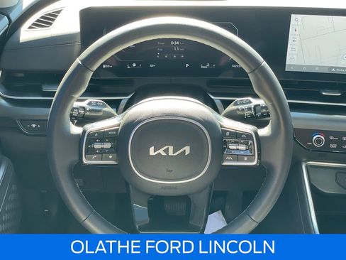 Used 2025 Kia Carnival SX Prestige image 24