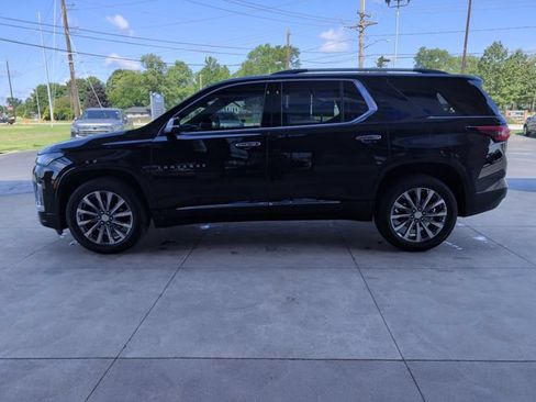 Used 2023 Chevrolet Traverse Premier w/ LPO, Floor Liner Package FWD image 6