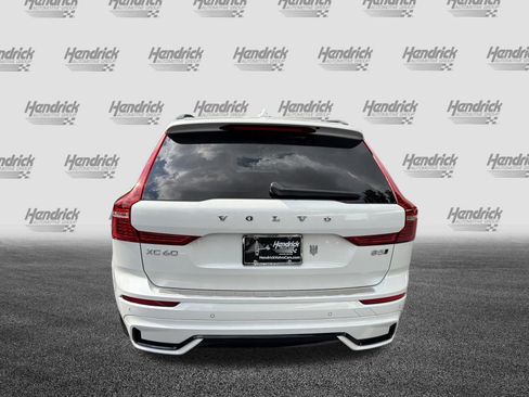 Certified 2024 Volvo XC60 B5 Ultimate w/ Protection Package Premier AWD/4WD image 9