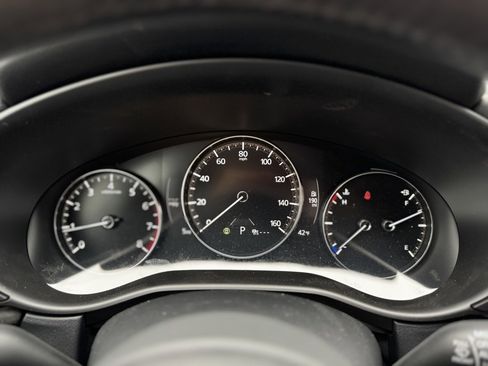 New 2025 MAZDA CX-30 Carbon image 31