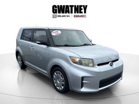 Used 2012 Scion xB FWD image 3
