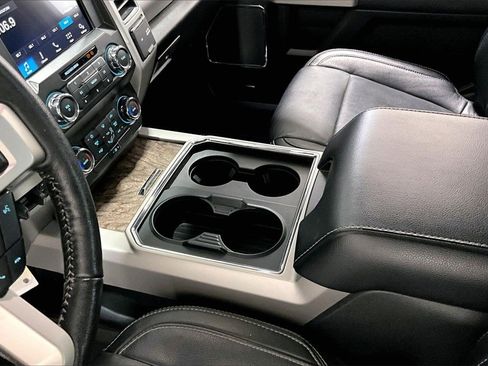 Used 2019 Ford F250 Lariat image 17