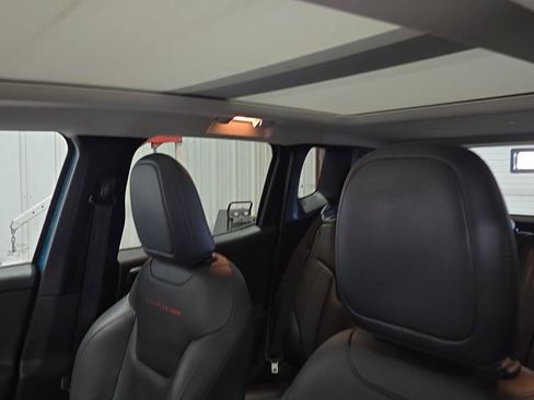 Used 2022 Jeep Renegade Trailhawk w/ Sun/Sound Group image 15