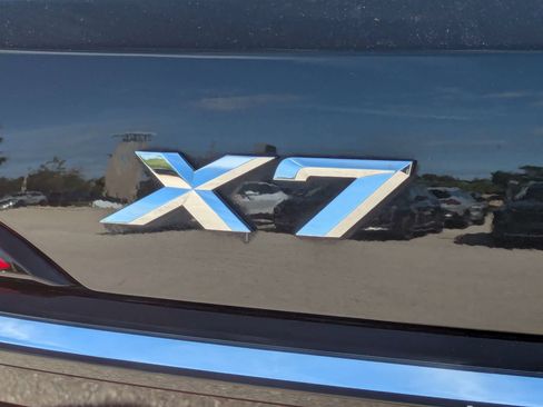 Used 2023 BMW X7 xDrive40i w/ Premium Package AWD/4WD image 15