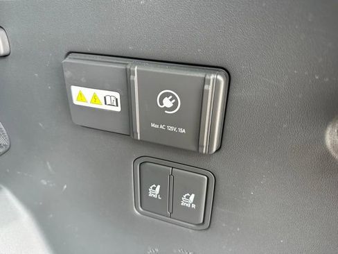 Used 2024 Kia EV9 GT-Line AWD/4WD image 14