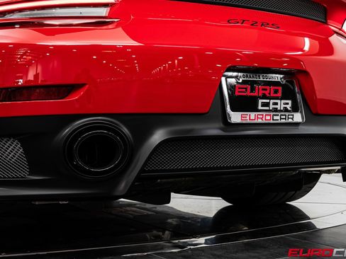 Used 2018 Porsche 911 GT2 RS image 30