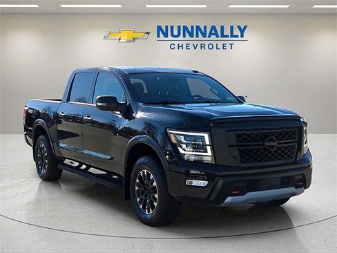 Used 2021 Nissan Titan PRO-4X w/ Pro-4x Convenience Package image 7