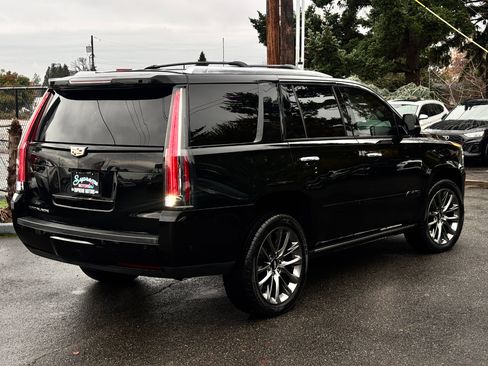 Used 2019 Cadillac Escalade Premium Luxury w/ Escalade Sport Edition image 27