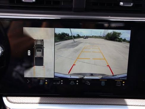 Used 2022 GMC Sierra 1500 Denali w/ Technology Package AWD/4WD image 19