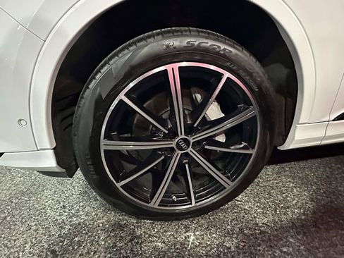 Used 2022 Audi Q7 3.0T Premium Plus image 3