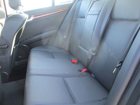 Used 2011 Mercedes-Benz C 300 4MATIC Sedan image 12